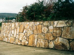 cubiertas-segovia-piedras-irregulares-cuarcita-altamira-brillo-2