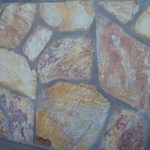 cubiertas-segovia-piedras-irregulares-cuarcita-altamira-brillo-violeta-3