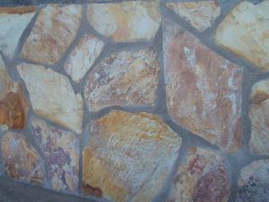 cubiertas-segovia-piedras-irregulares-cuarcita-altamira-brillo-violeta-3