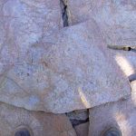 cubiertas-segovia-piedras-irregulares-cuarcita-oro-rustica-1